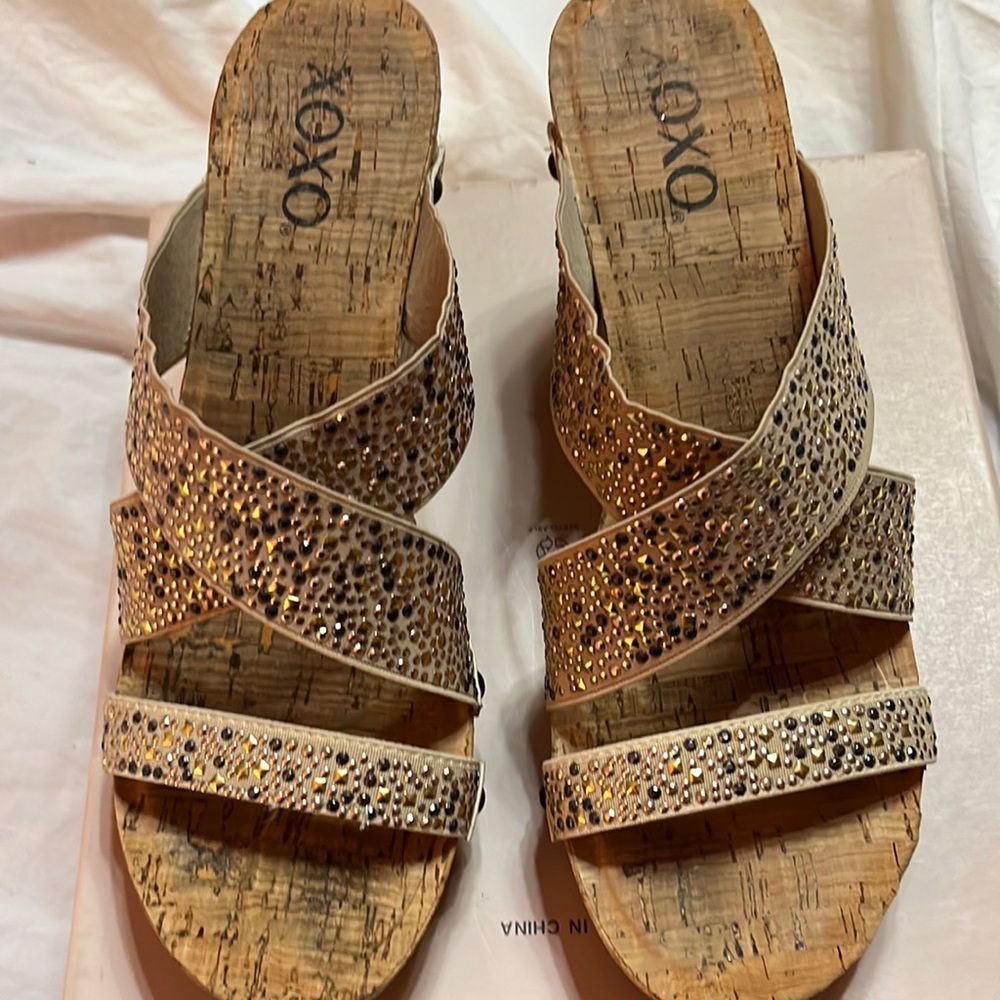 XOXO platform day to dinner sandal